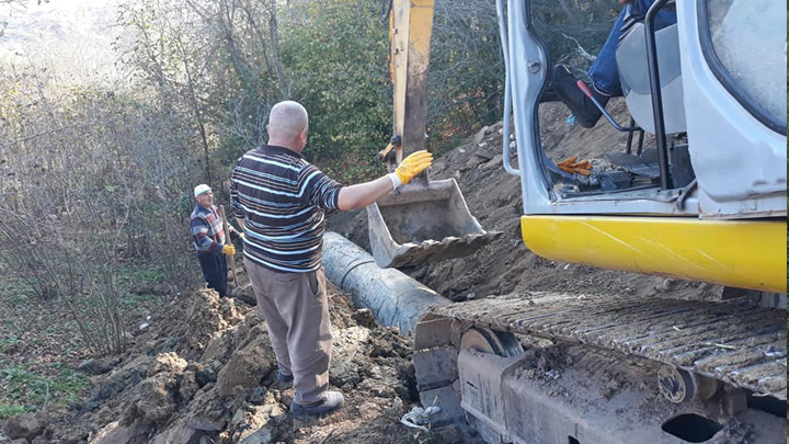 ŞEKERPINAR-BALLAR YOLUNDA YAĞMUR SUYU DRENAJ ÇALIŞMALARI