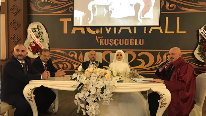 Nuri Ercan ile Sibel Sert çiftinin nikah akdini gerçekleştirdik.
