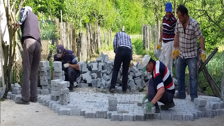 Yeşilköy Mahallesi Sert Çıkmazında Parke Taşı Döşeme Çalışmaları