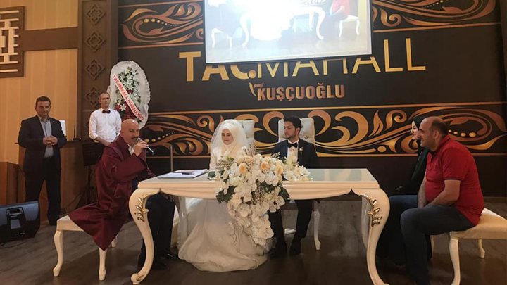 Zeliha Alemdar ile Halit Caboğlu'nun nikah akdini gerçekleştirdik.