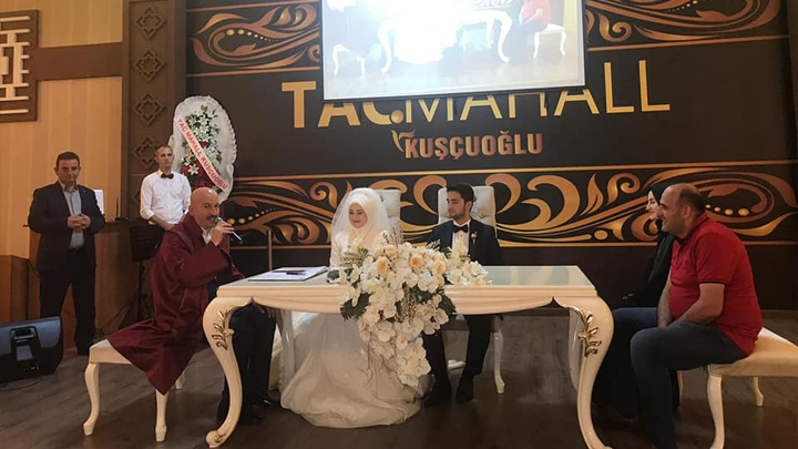 Zeliha Alemdar ile Halit Caboğlu'nun nikah akdini gerçekleştirdik.