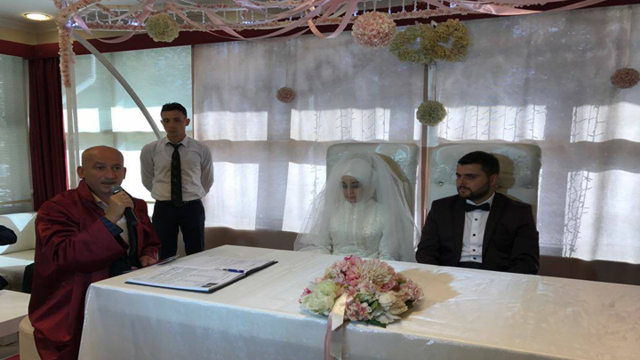 Berna TOKKAL ile Özgür ÇABUKOĞLU çiftinin nikah akdini gerçekleştirdik.