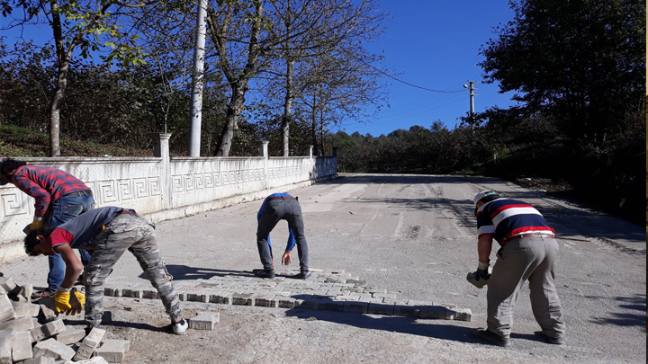 ÇAYIRTARLA MAHALLESİNDE PARKE TAŞI DÖŞEME ÇALIŞMALARIMIZ BAŞLADI