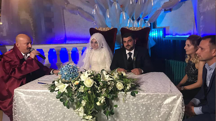 Yusuf Yılmaz ile Nergis Ermiş'in nikah akdini gerçekleştirdik.