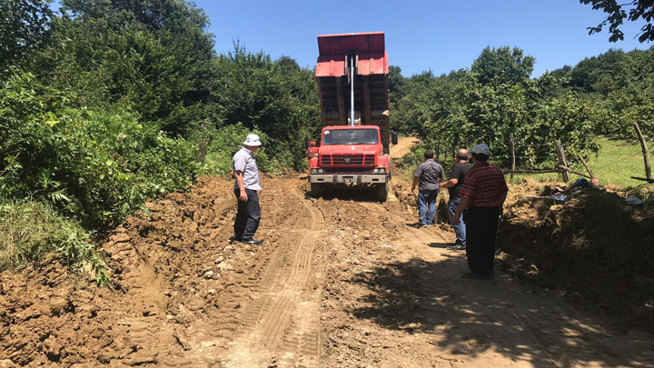 BAHÇE YOLLARINDA GENİŞLETME VE DÜZELTME ÇALIŞMALARIMIZ BAŞLADI