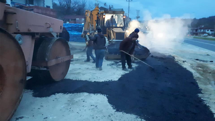 YEŞİLKÖY MAHALLESİ'NDE ASFALT YAMA ÇALIŞMALARIMIZ BAŞLADI