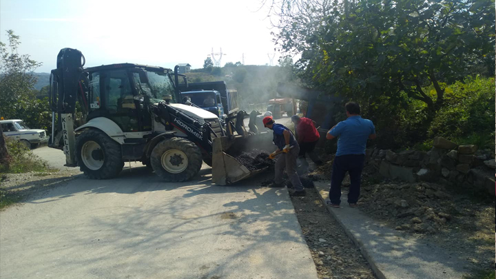 BALLAR MAHALLESİNDE ASFALT YAMA ÇALIŞMALARI BAŞLADI.